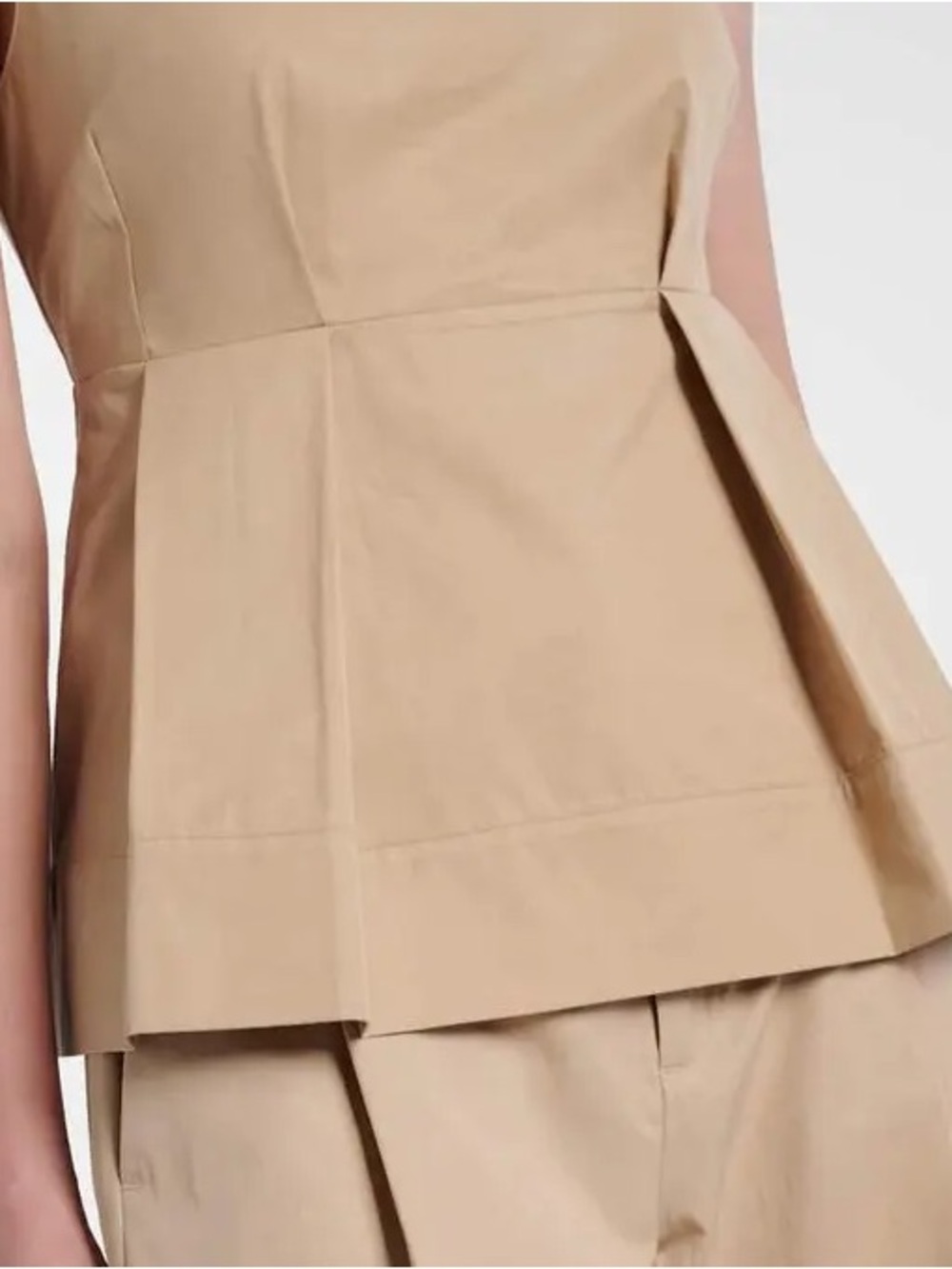 NWT Vince Pleated Peplum Top in Beige Size 8 NEW WITH TAGS - Picture 5 of 12